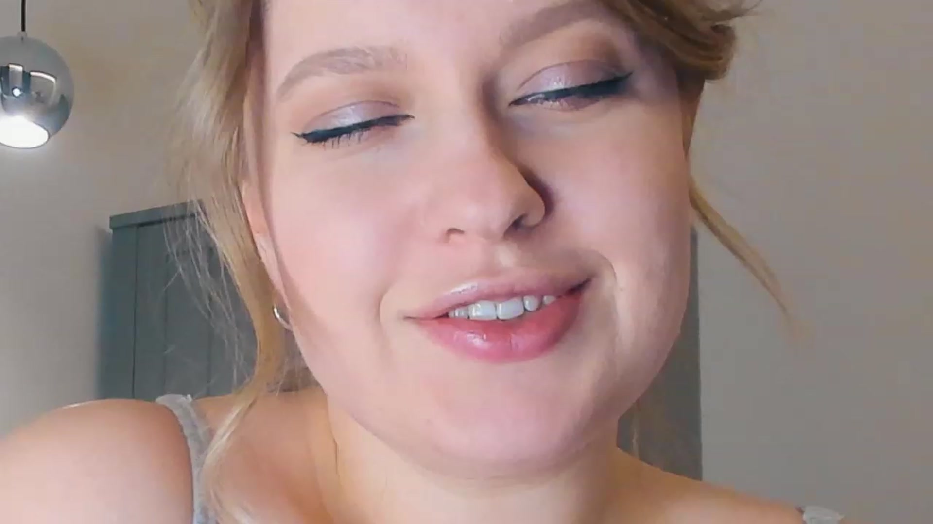 Gallery image thumbnail from SensualAdict's myfreecams stream on, 02/09/2023, 16:59 image 6 of 20