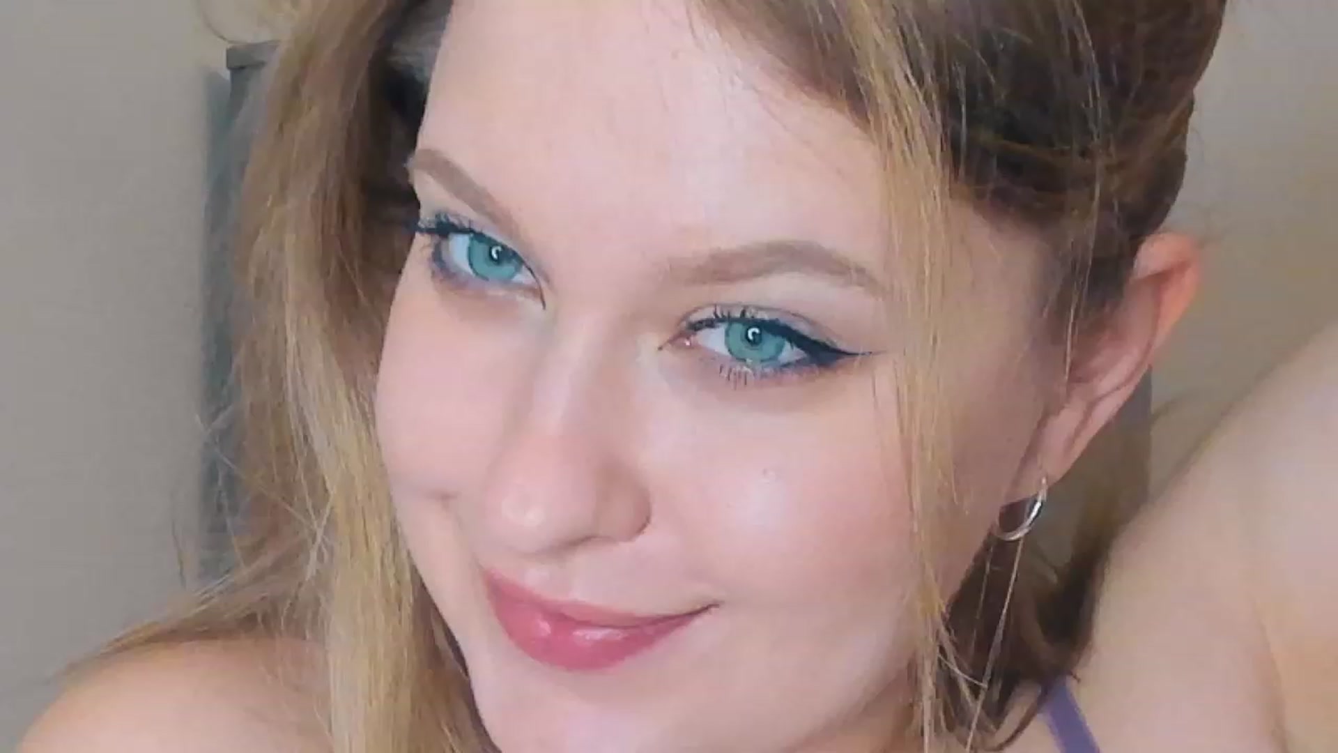 Gallery image thumbnail from SensualAdict's myfreecams stream on, 02/10/2023, 17:48 image 6 of 20