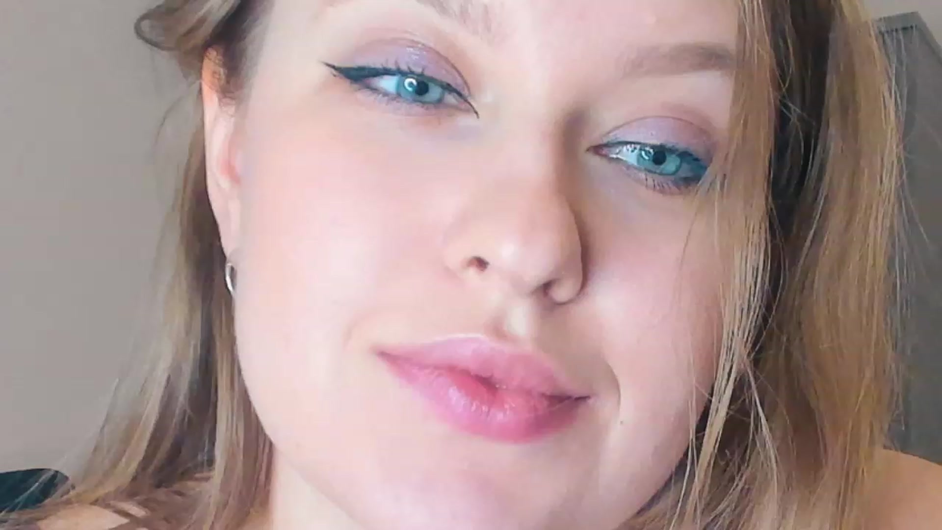 Gallery image thumbnail from SensualAdict's myfreecams stream on, 02/10/2023, 18:26 image 6 of 20