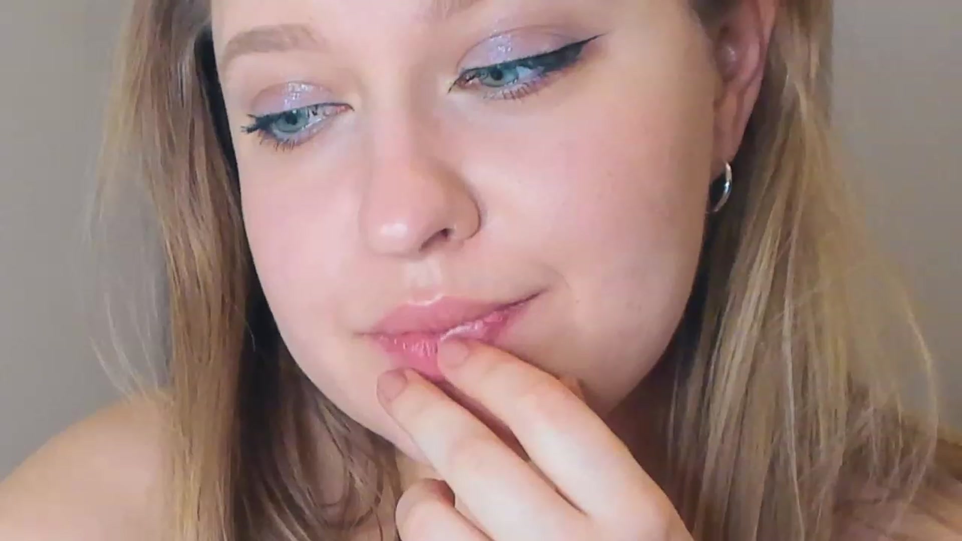 Gallery image thumbnail from SensualAdict's myfreecams stream on, 02/10/2023, 18:48 image 12 of 20