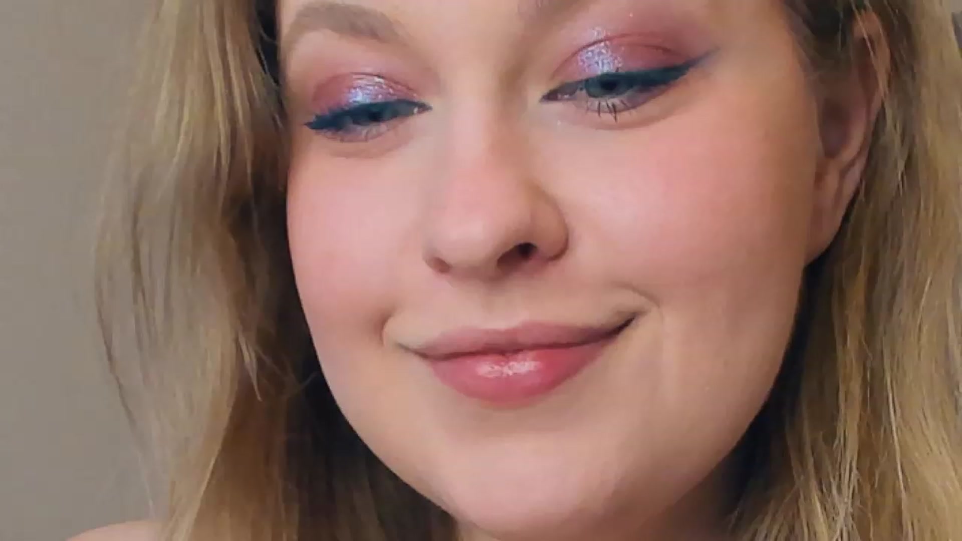 Gallery image thumbnail from SensualAdict's myfreecams stream on, 02/12/2023, 15:34 image 10 of 20