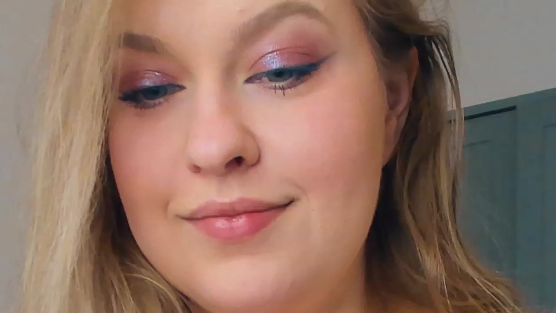 Gallery image thumbnail from SensualAdict's myfreecams stream on, 02/12/2023, 15:34 image 4 of 20