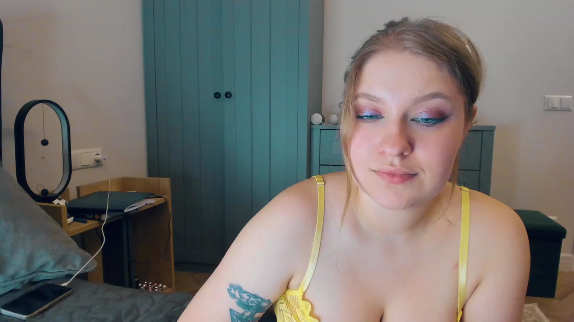Gallery image thumbnail from SensualAdict's myfreecams stream on, 02/12/2023, 21:28 image 9 of 20