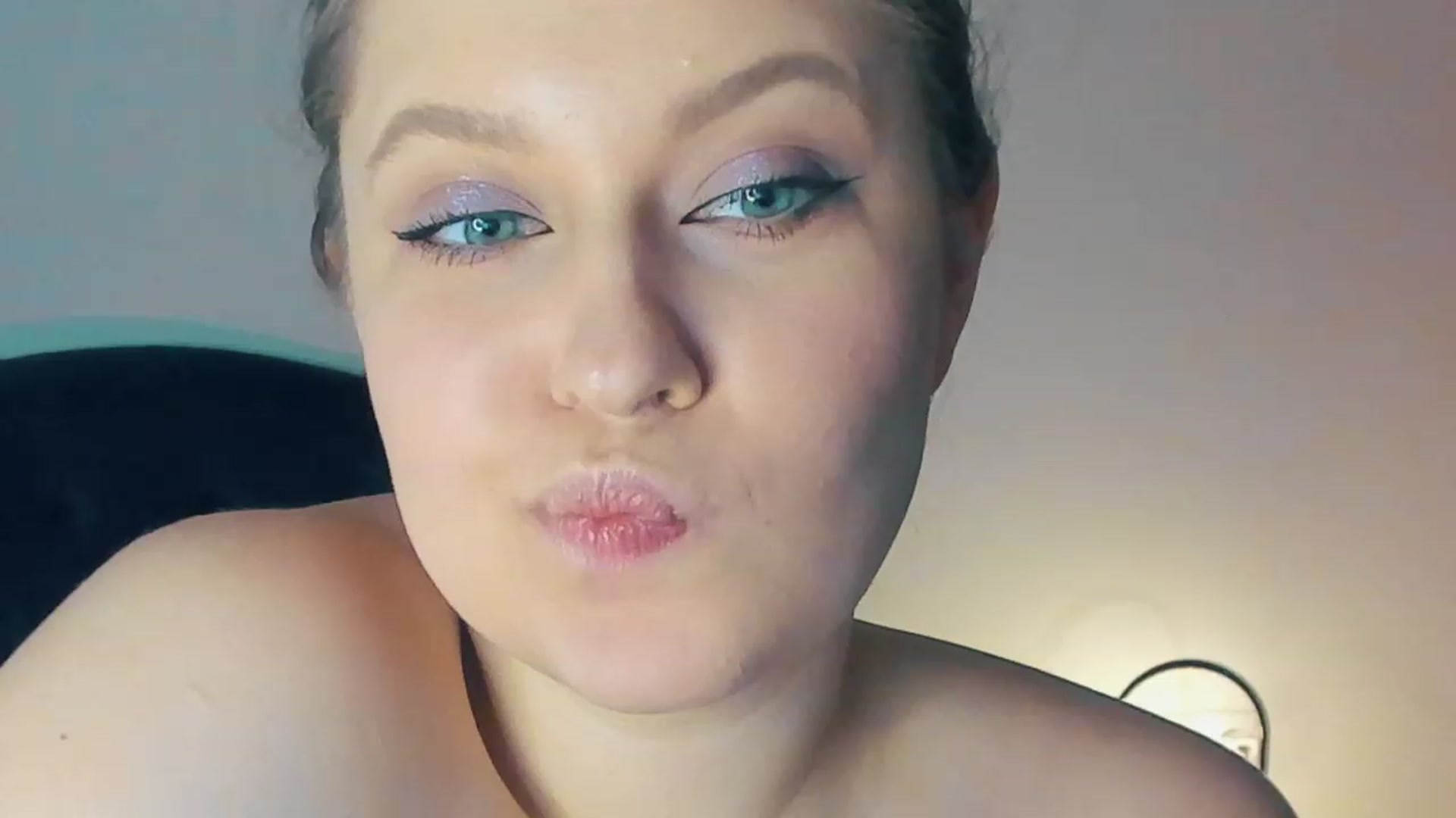 Gallery image thumbnail from SensualAdict's myfreecams stream on, 02/15/2023, 15:38 image 17 of 20