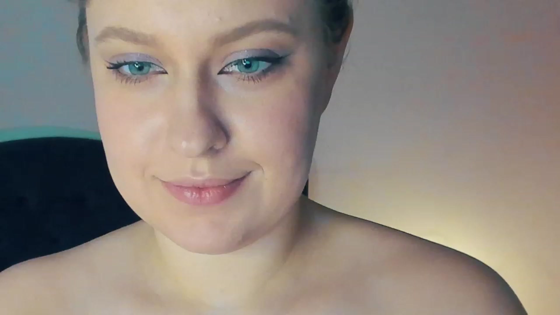 Gallery image thumbnail from SensualAdict's myfreecams stream on, 02/15/2023, 15:38 image 16 of 20