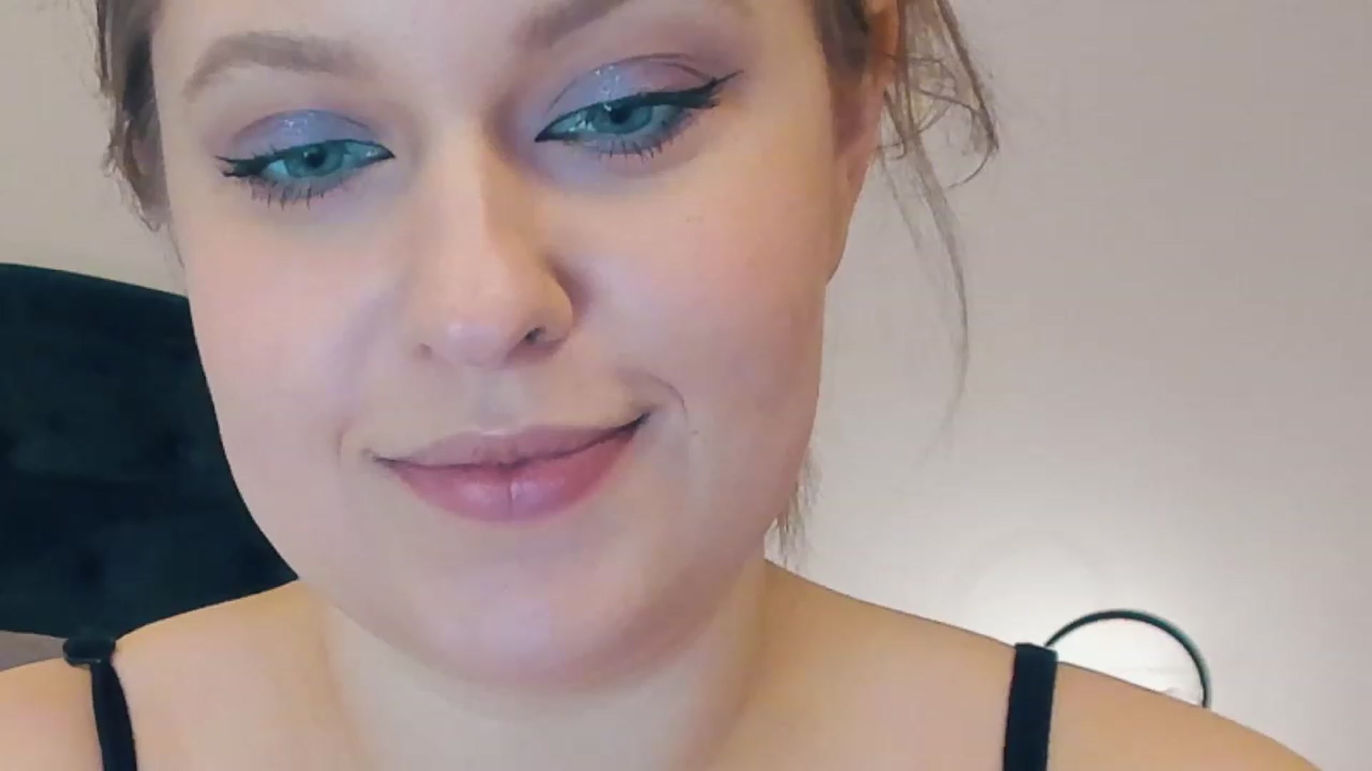 Gallery image thumbnail from SensualAdict's myfreecams stream on, 02/15/2023, 16:45 image 15 of 20