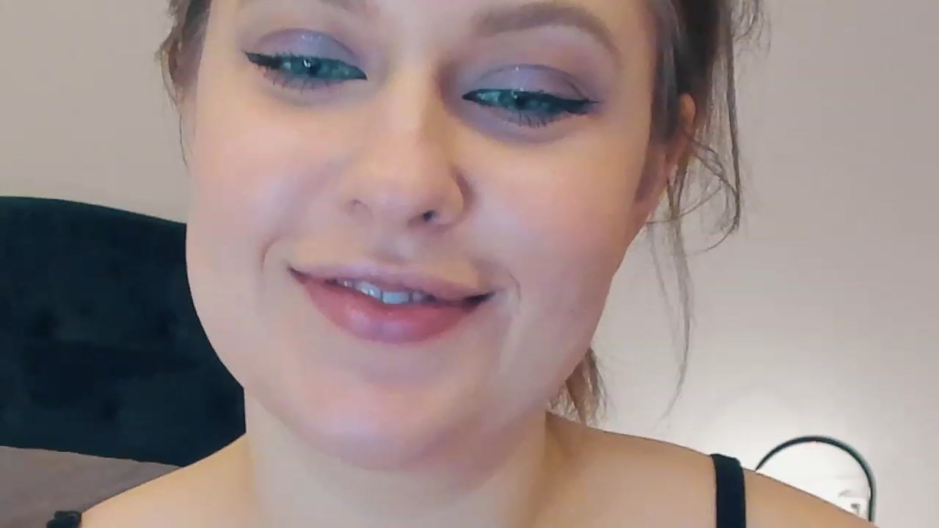 Gallery image thumbnail from SensualAdict's myfreecams stream on, 02/15/2023, 16:45 image 18 of 20