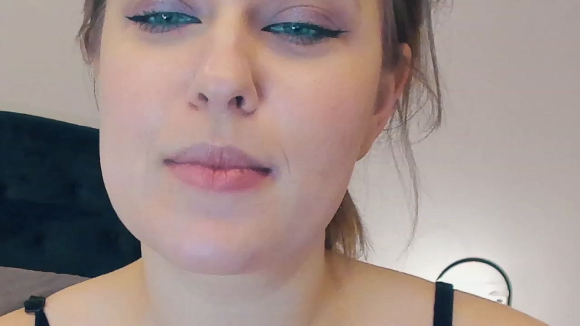 Gallery image thumbnail from SensualAdict's myfreecams stream on, 02/15/2023, 16:45 image 16 of 20