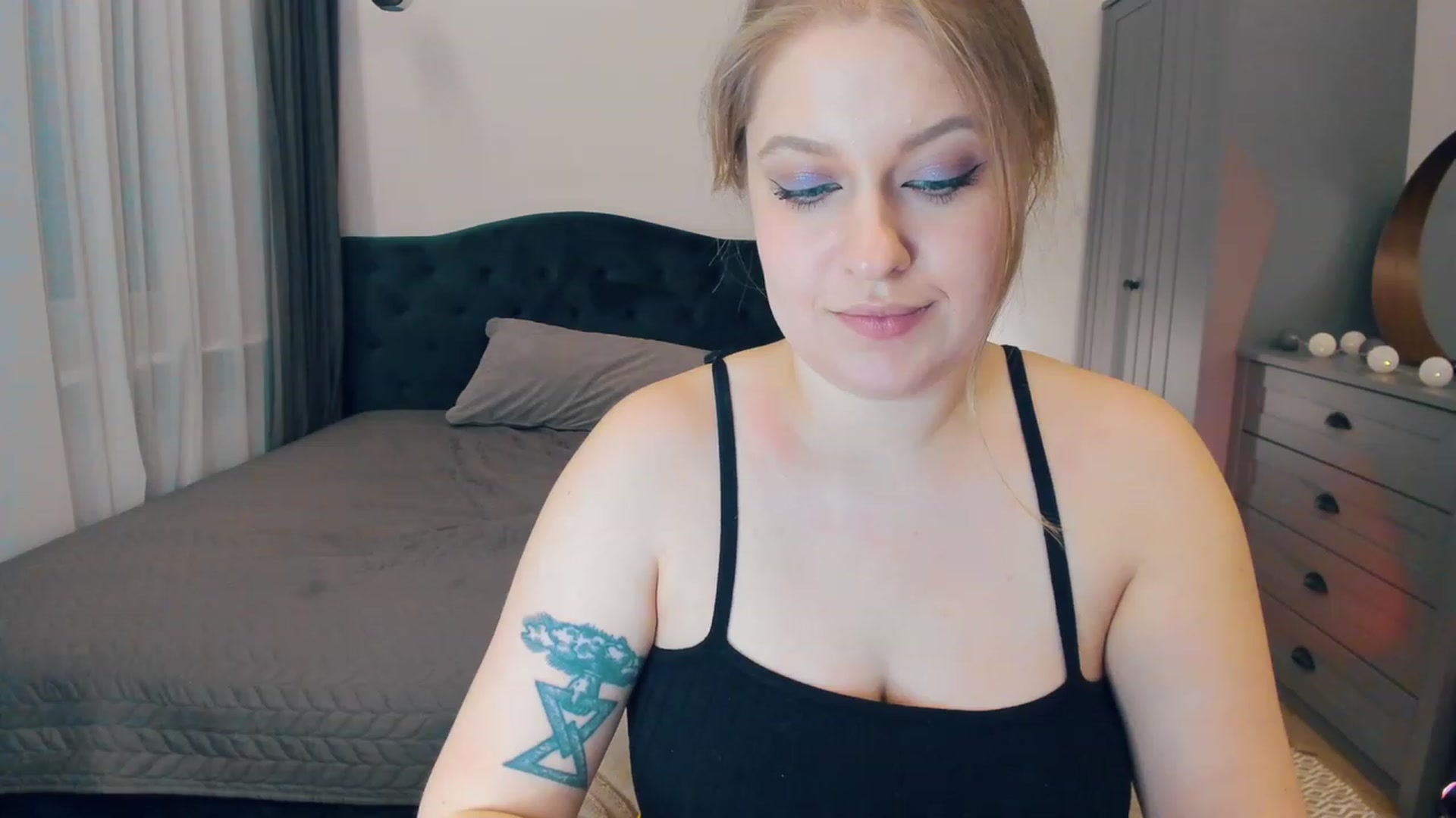 Gallery image thumbnail from SensualAdict's myfreecams stream on, 02/15/2023, 17:26 image 3 of 20