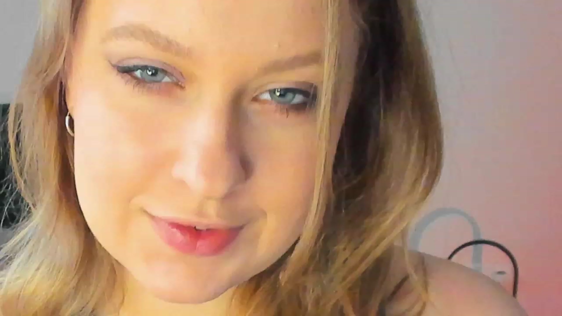 Gallery image thumbnail from SensualAdict's myfreecams stream on, 02/18/2023, 14:12 image 1 of 20