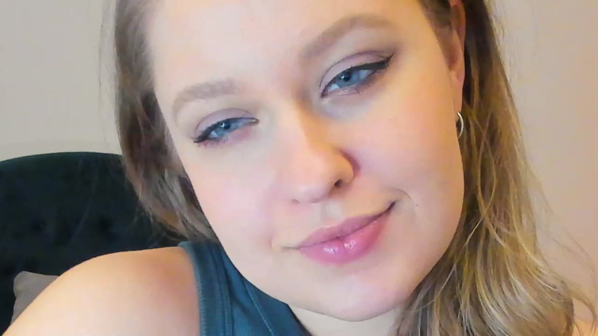 Gallery image thumbnail from SensualAdict's myfreecams stream on, 02/18/2023, 16:03 image 7 of 20