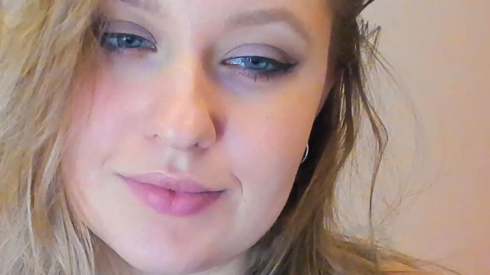 Gallery image thumbnail from SensualAdict's myfreecams stream on, 02/18/2023, 18:13 image 3 of 20