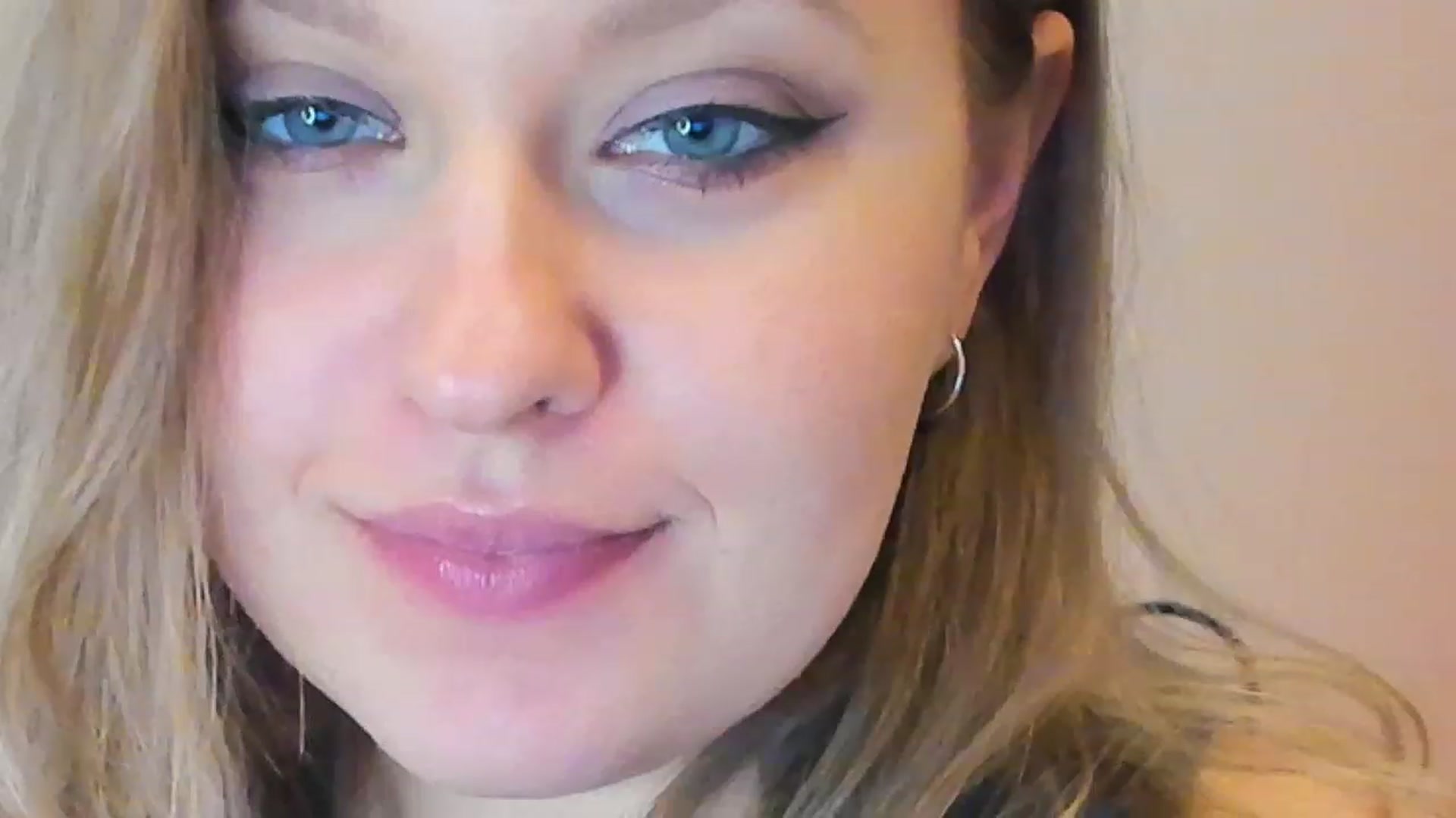 Gallery image thumbnail from SensualAdict's myfreecams stream on, 02/18/2023, 18:13 image 9 of 20