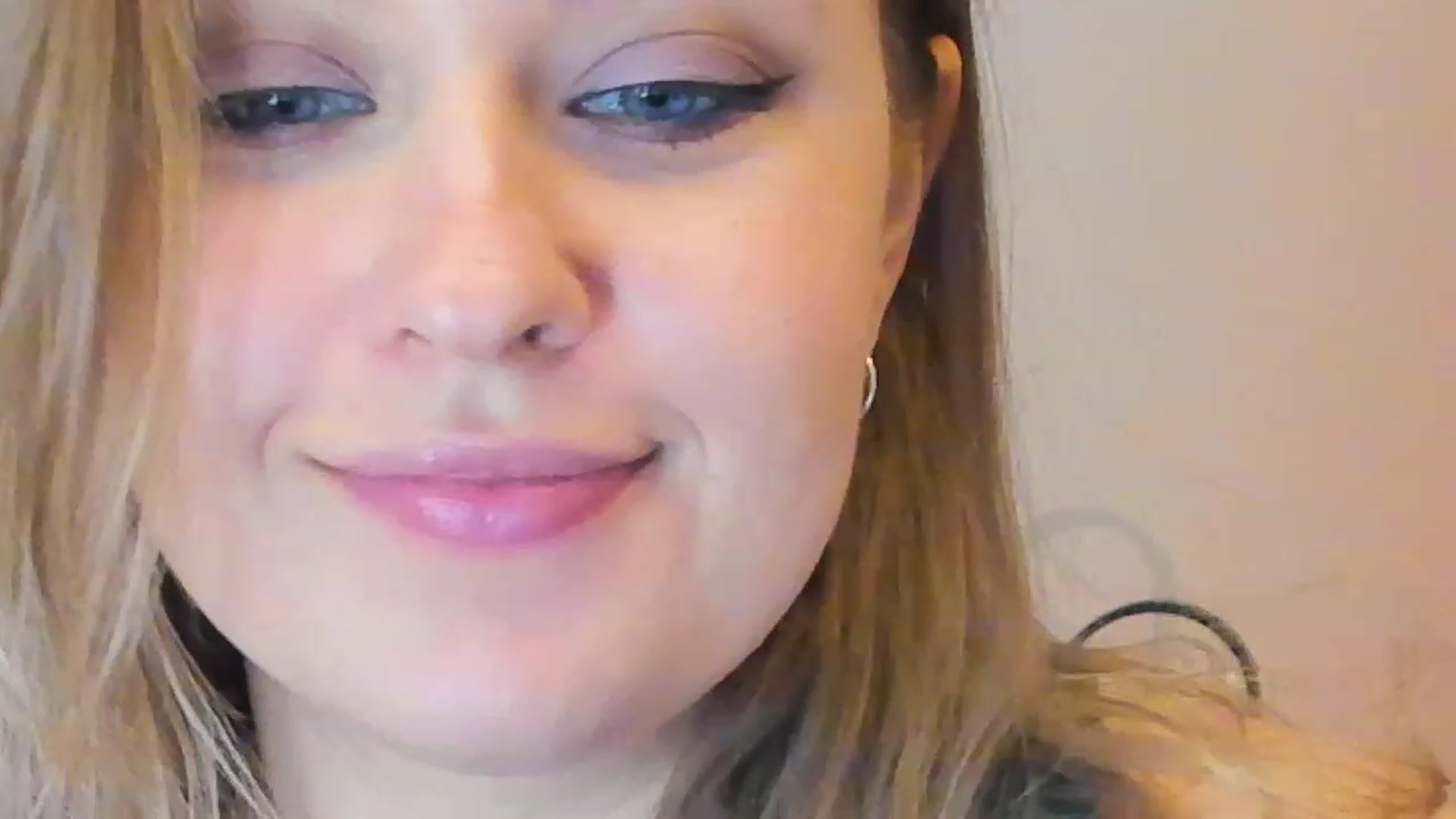 Gallery image thumbnail from SensualAdict's myfreecams stream on, 02/18/2023, 18:13 image 7 of 20