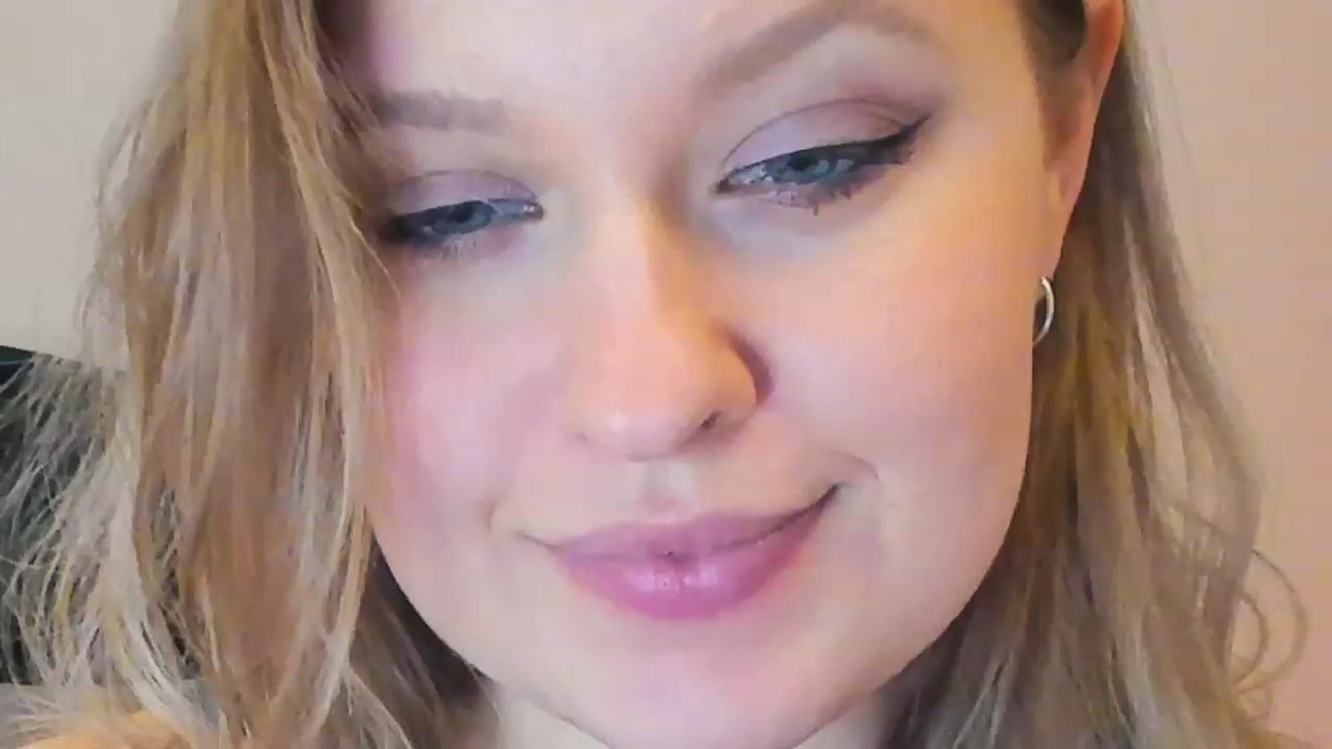 Gallery image thumbnail from SensualAdict's myfreecams stream on, 02/18/2023, 18:13 image 5 of 20
