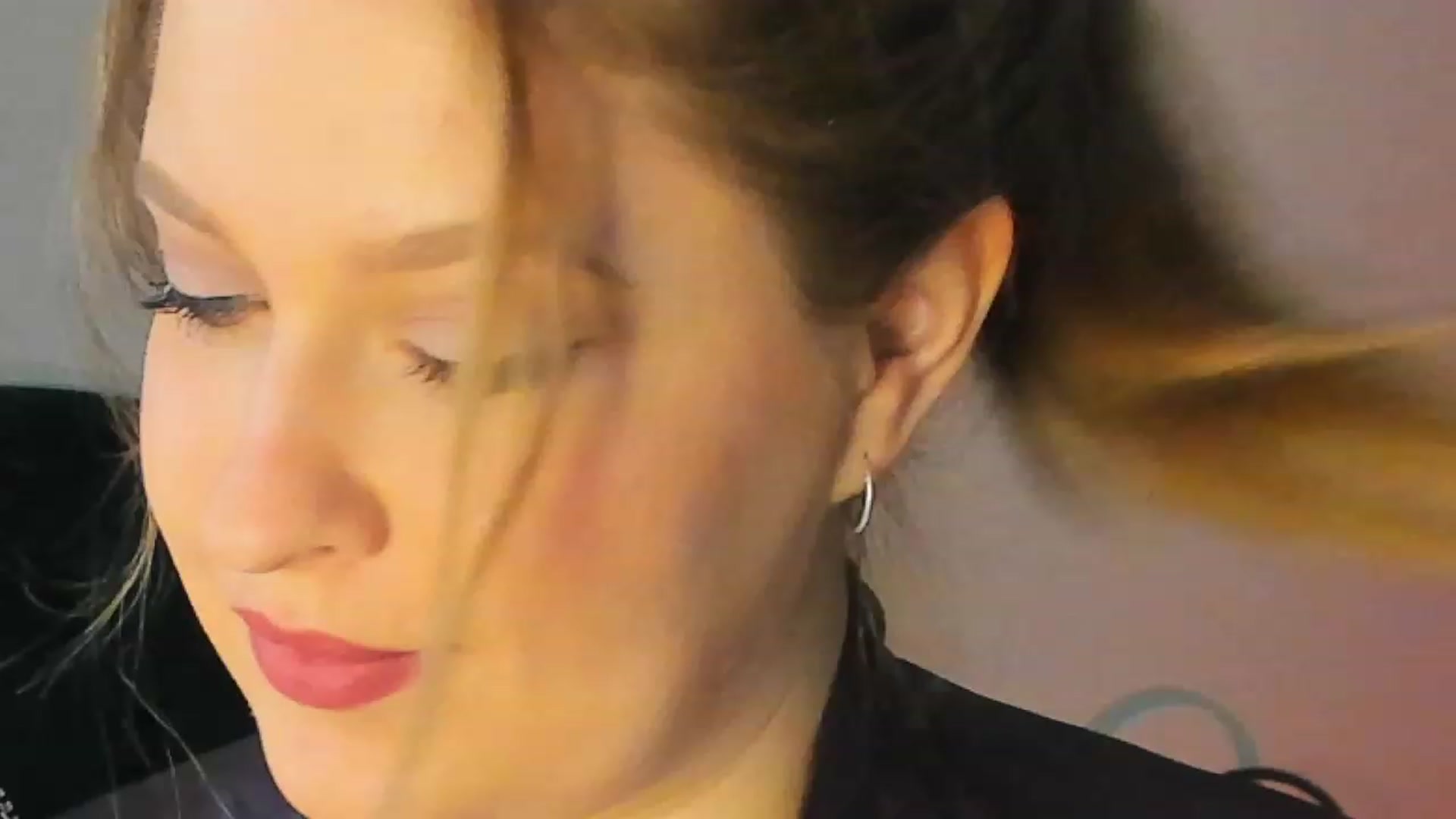 Gallery image thumbnail from SensualAdict's myfreecams stream on, 02/19/2023, 14:49 image 10 of 20
