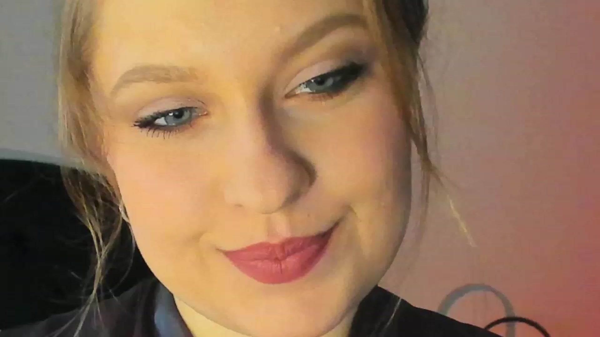 Gallery image thumbnail from SensualAdict's myfreecams stream on, 02/19/2023, 14:49 image 2 of 20