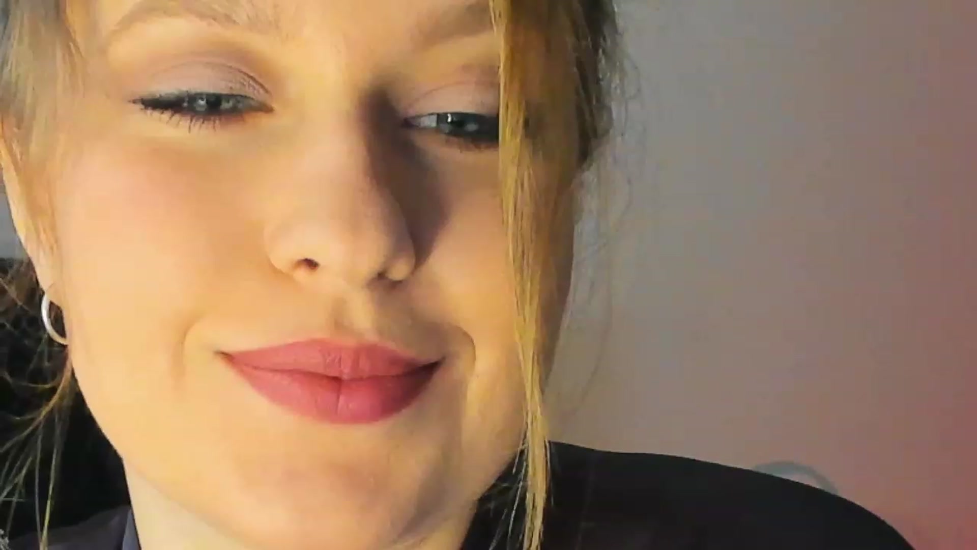 Gallery image thumbnail from SensualAdict's myfreecams stream on, 02/19/2023, 14:49 image 13 of 20