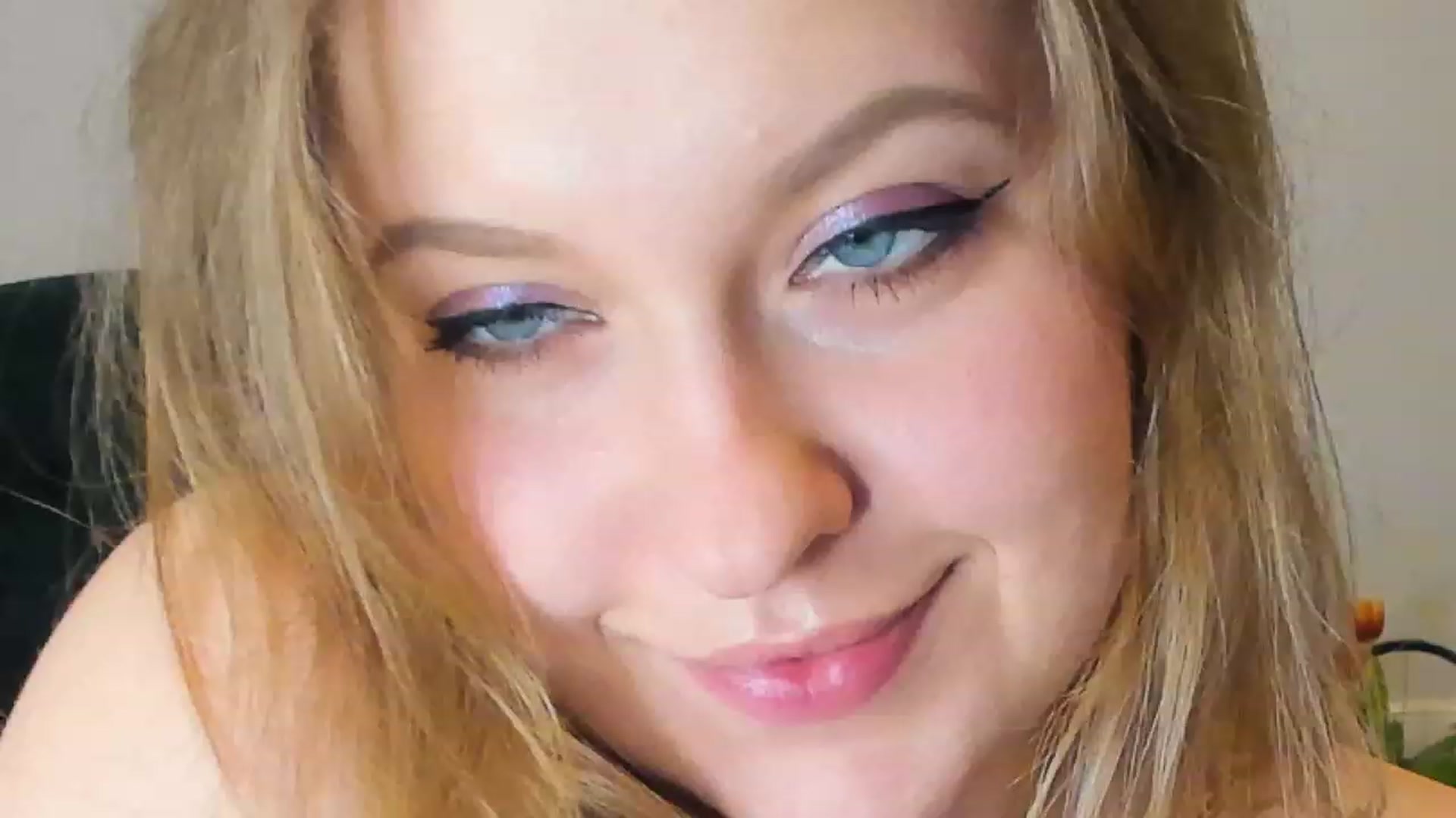 Gallery image thumbnail from SensualAdict's myfreecams stream on, 02/24/2023, 17:51 image 18 of 20