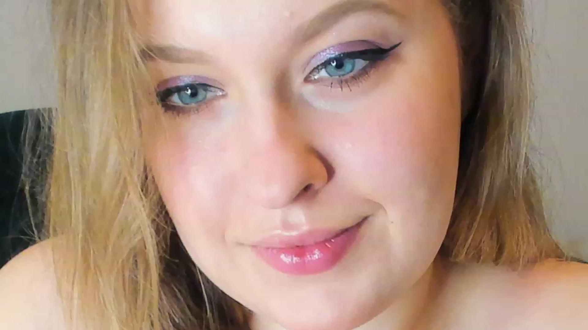 Gallery image thumbnail from SensualAdict's myfreecams stream on, 02/24/2023, 17:51 image 13 of 20