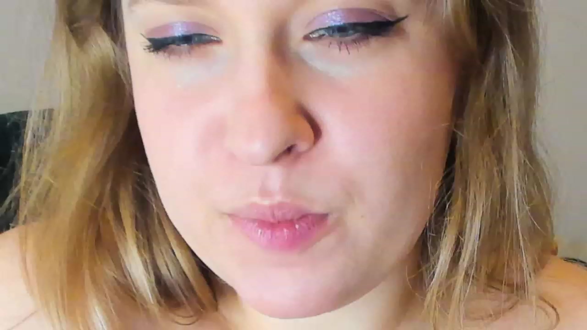 Gallery image thumbnail from SensualAdict's myfreecams stream on, 02/24/2023, 17:51 image 16 of 20
