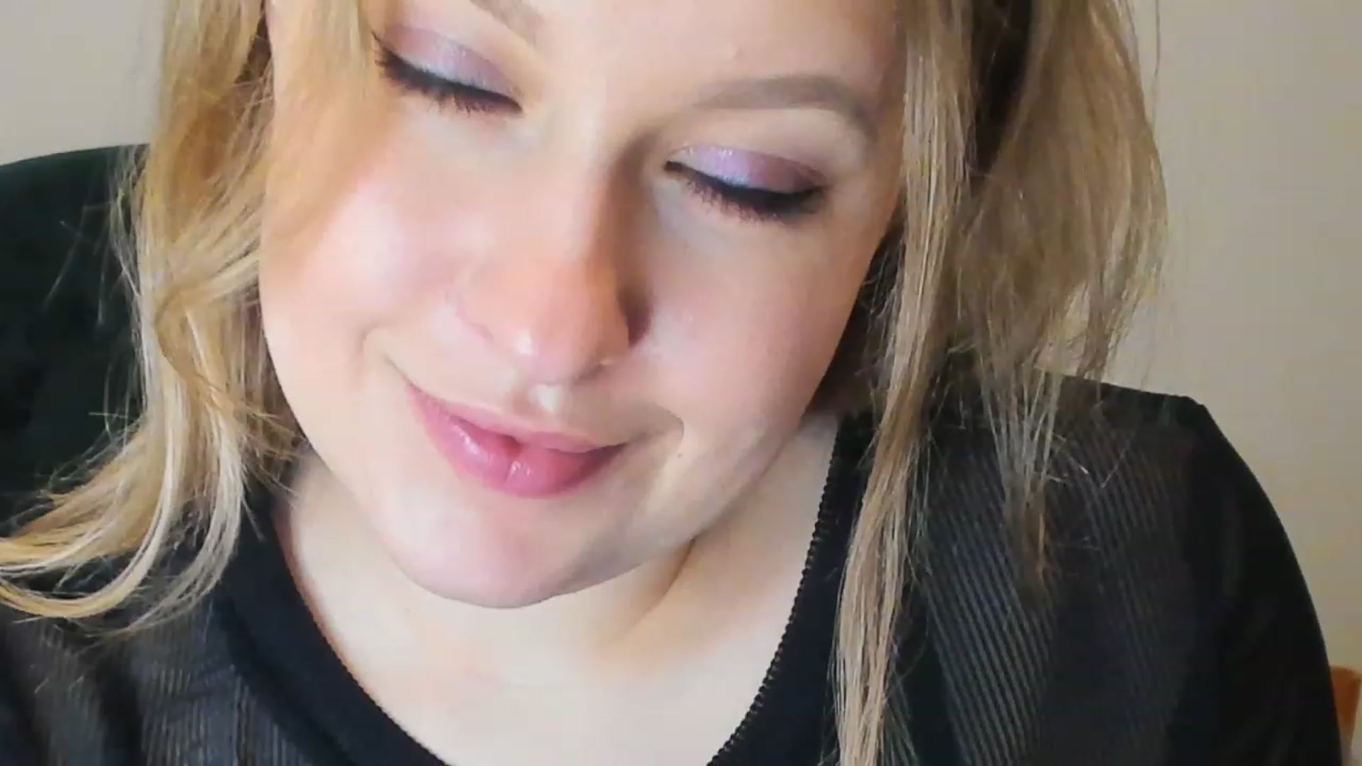 Gallery image thumbnail from SensualAdict's myfreecams stream on, 02/25/2023, 16:16 image 12 of 20