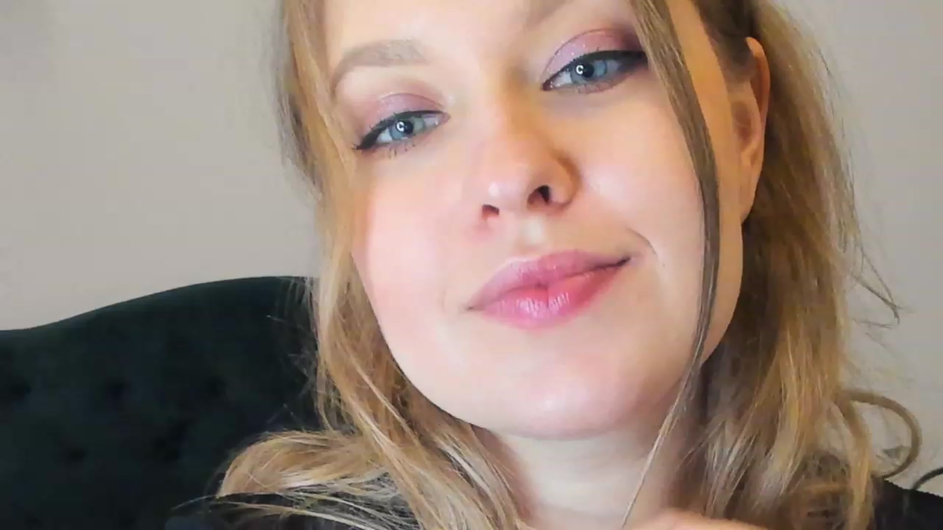 Gallery image thumbnail from SensualAdict's myfreecams stream on, 02/25/2023, 16:16 image 6 of 20