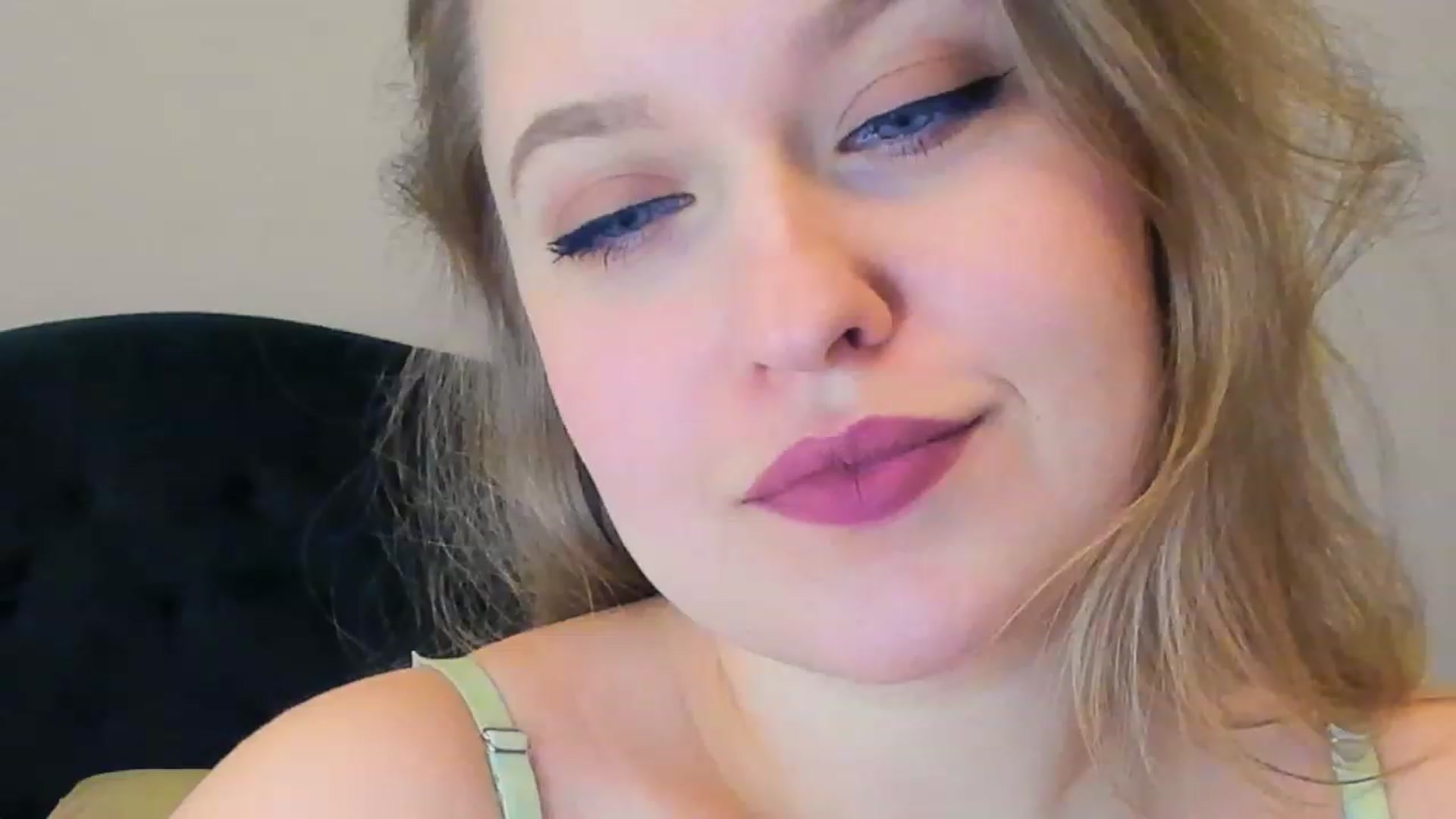 Gallery image thumbnail from SensualAdict's myfreecams stream on, 02/26/2023, 17:33 image 17 of 20