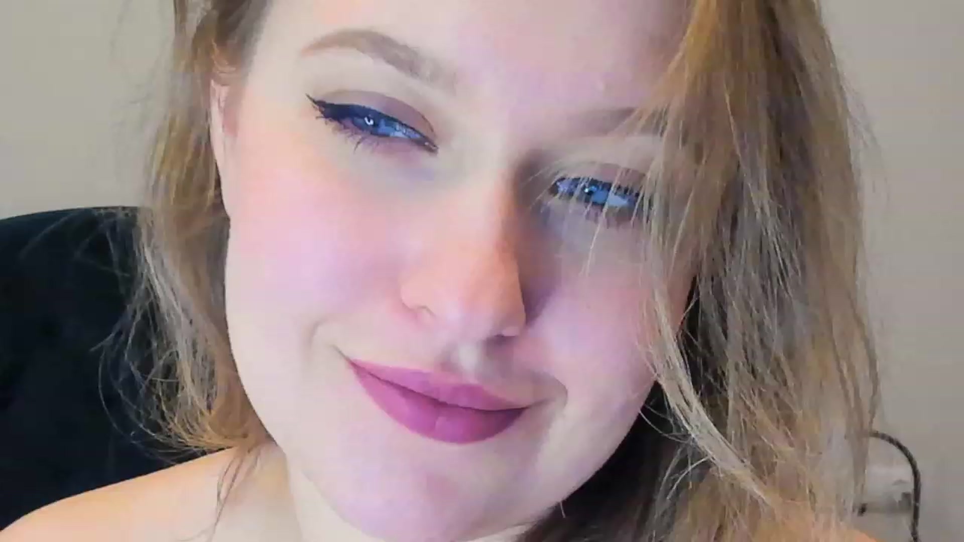 Gallery image thumbnail from SensualAdict's myfreecams stream on, 02/26/2023, 18:04 image 10 of 20
