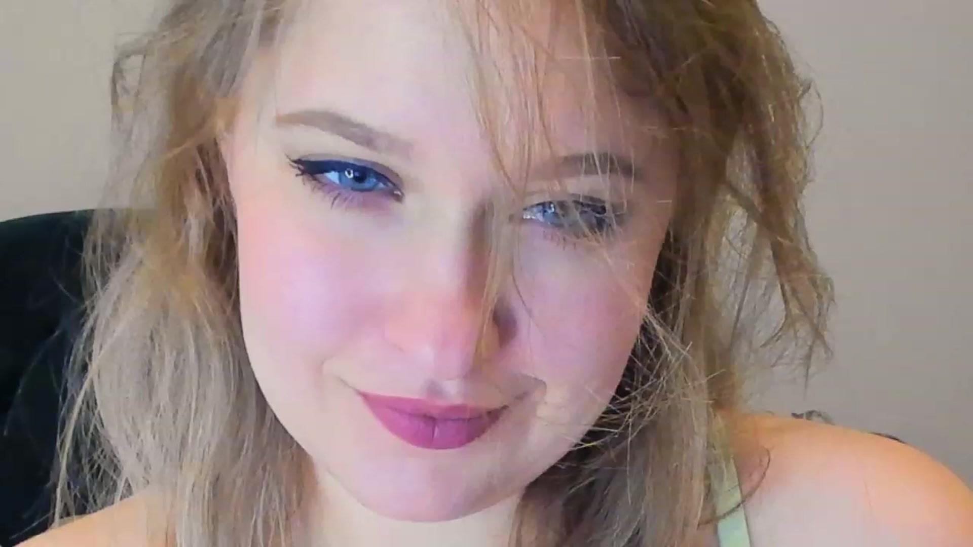 Gallery image thumbnail from SensualAdict's myfreecams stream on, 02/26/2023, 18:04 image 8 of 20