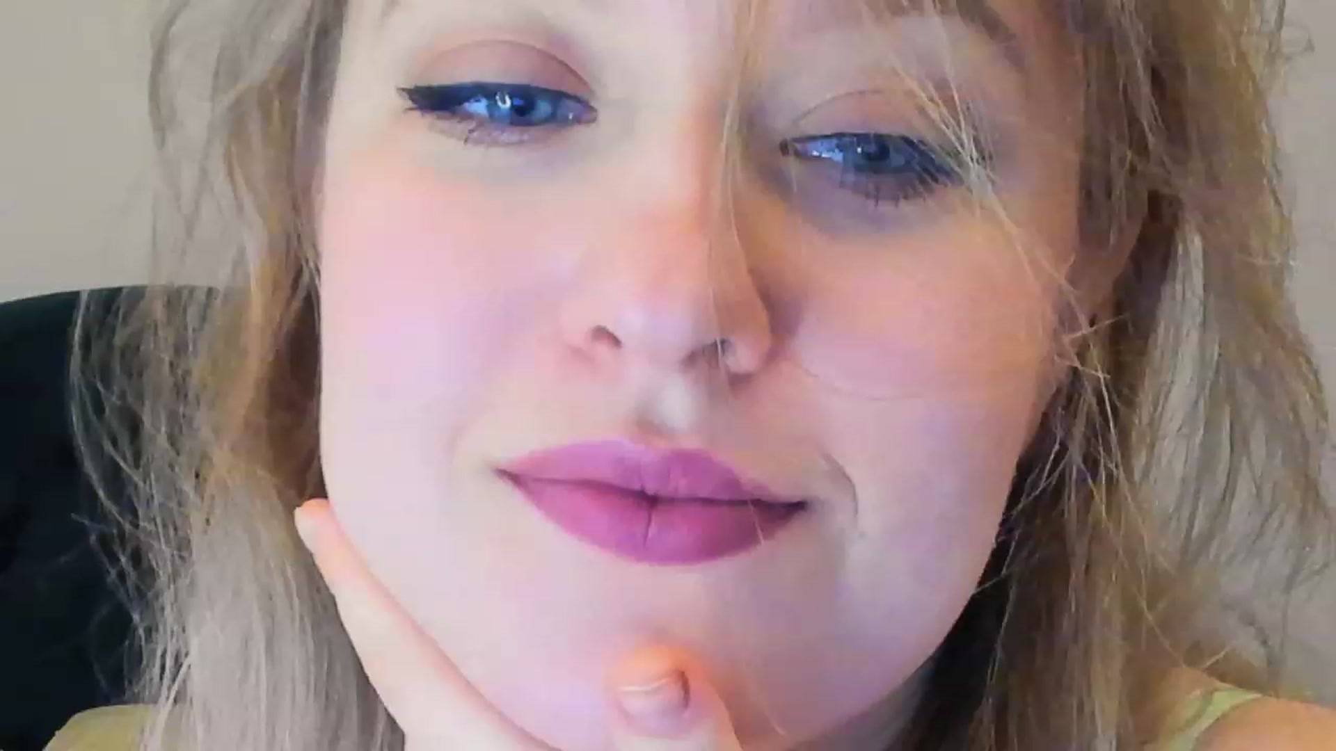 Gallery image thumbnail from SensualAdict's myfreecams stream on, 02/26/2023, 18:04 image 4 of 20
