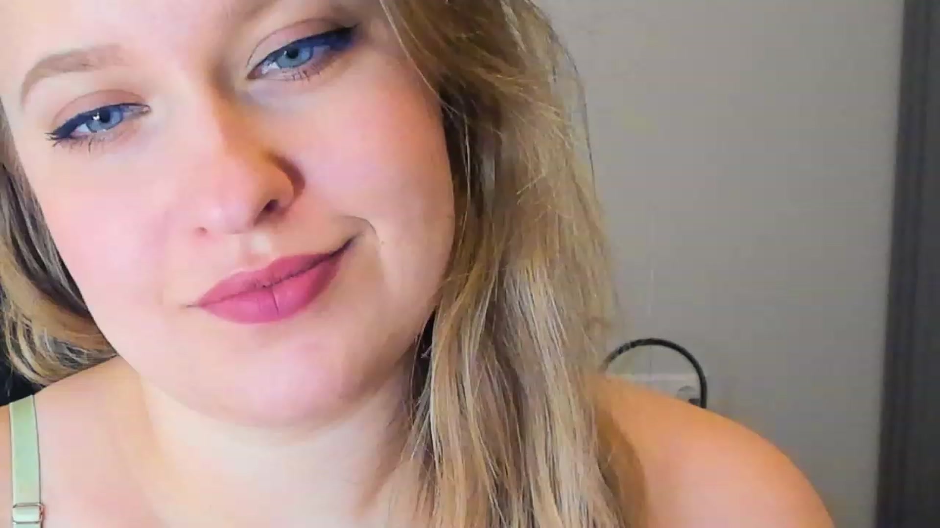 Gallery image thumbnail from SensualAdict's myfreecams stream on, 02/26/2023, 19:14 image 6 of 20