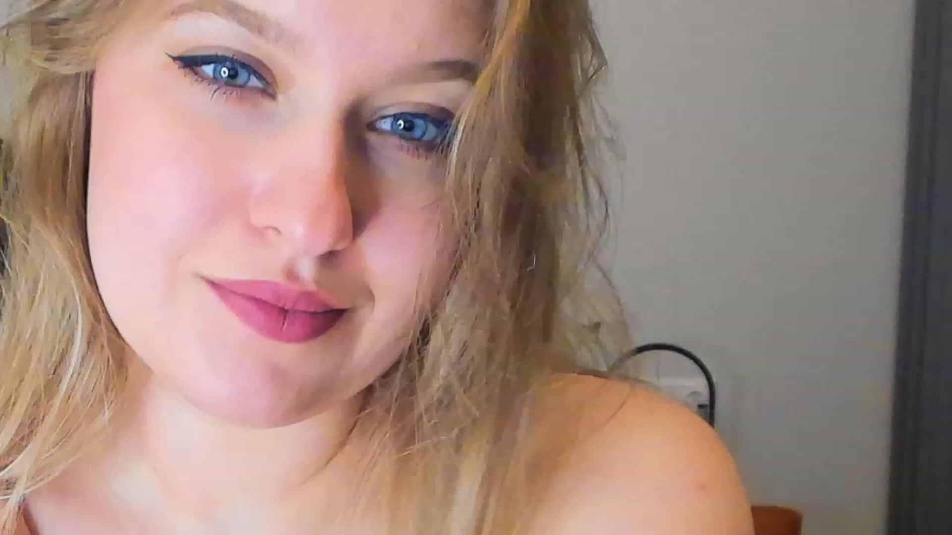 Gallery image thumbnail from SensualAdict's myfreecams stream on, 02/26/2023, 19:14 image 8 of 20