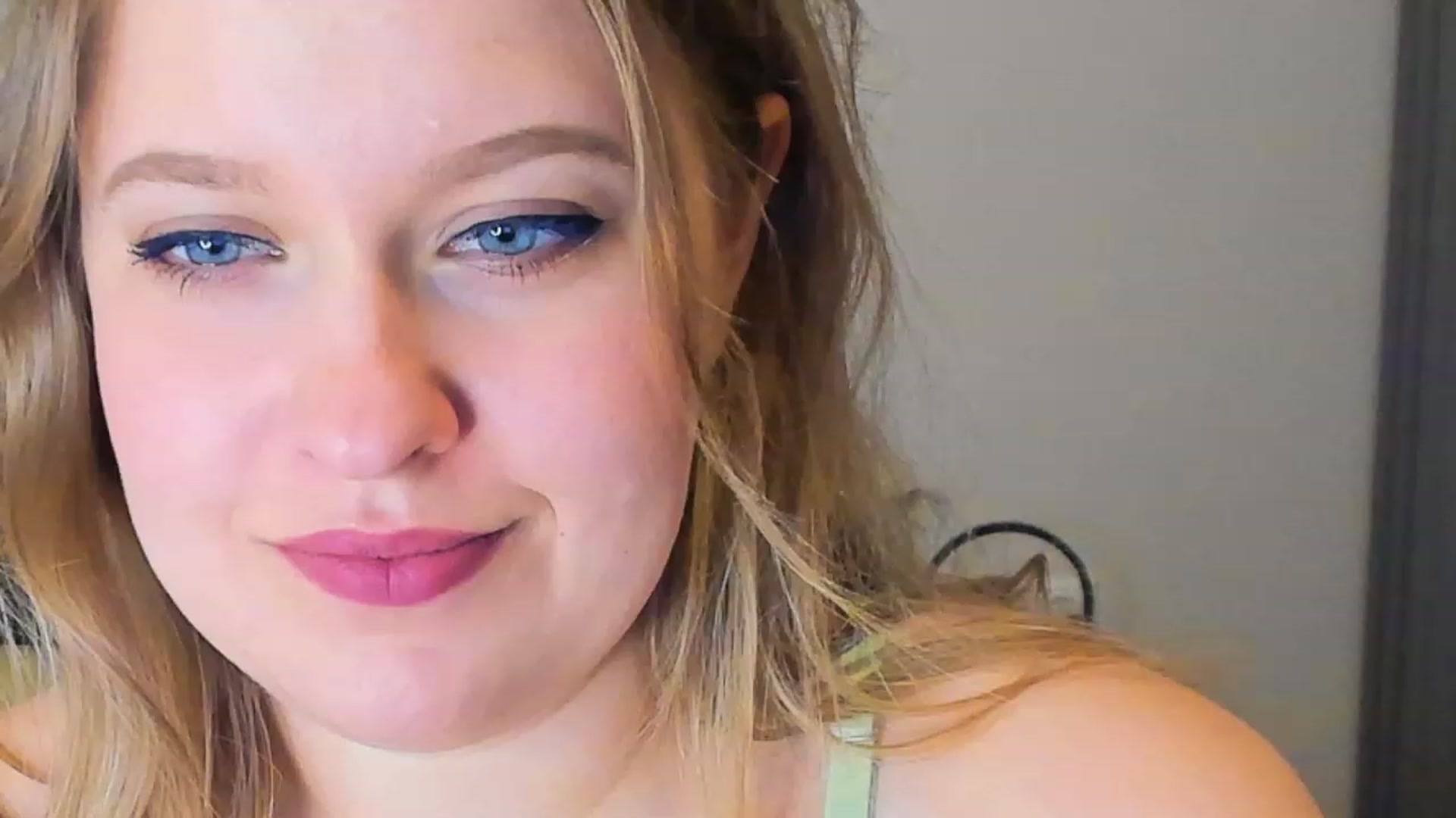 Gallery image thumbnail from SensualAdict's myfreecams stream on, 02/26/2023, 19:14 image 10 of 20