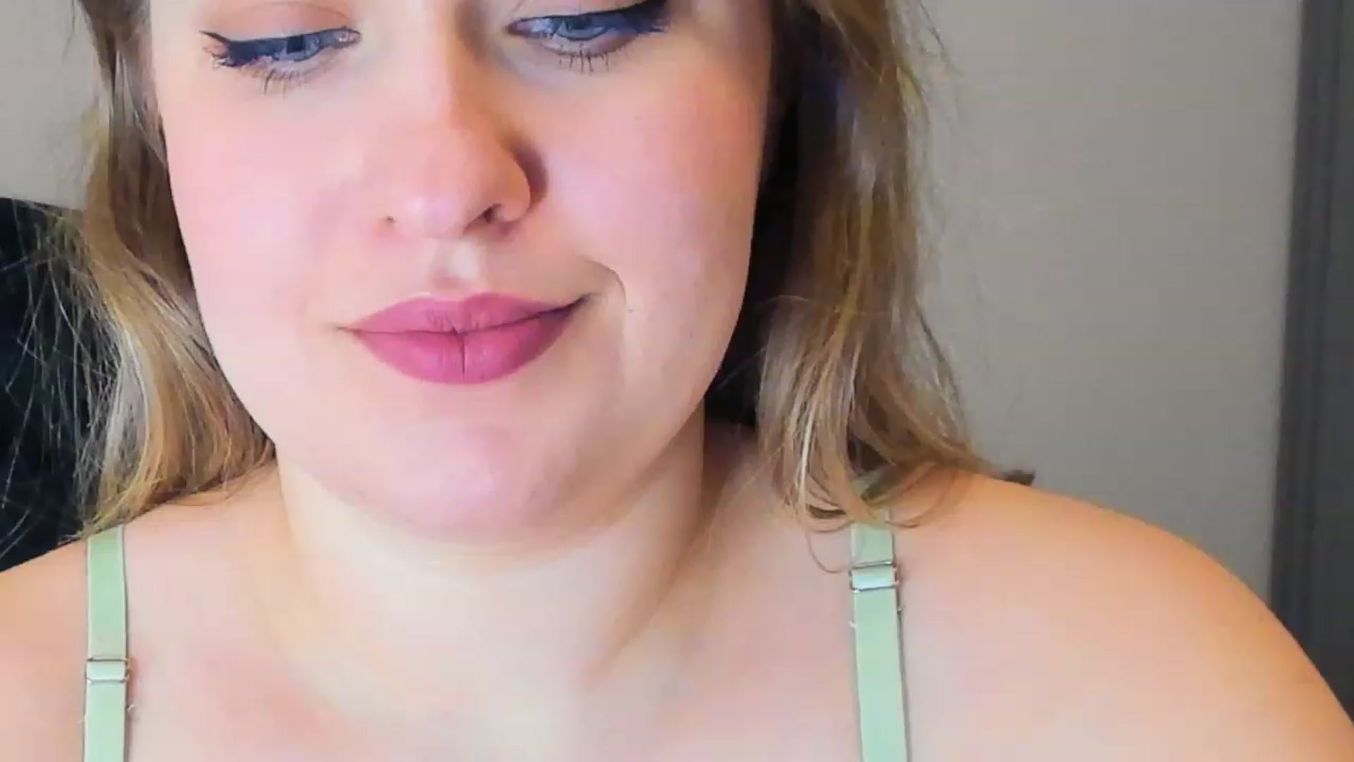 Gallery image thumbnail from SensualAdict's myfreecams stream on, 02/26/2023, 19:14 image 7 of 20