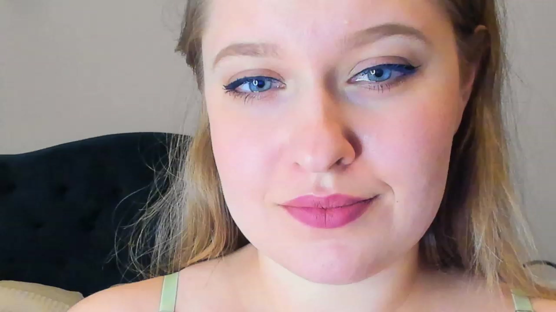 Gallery image thumbnail from SensualAdict's myfreecams stream on, 02/26/2023, 19:14 image 18 of 20