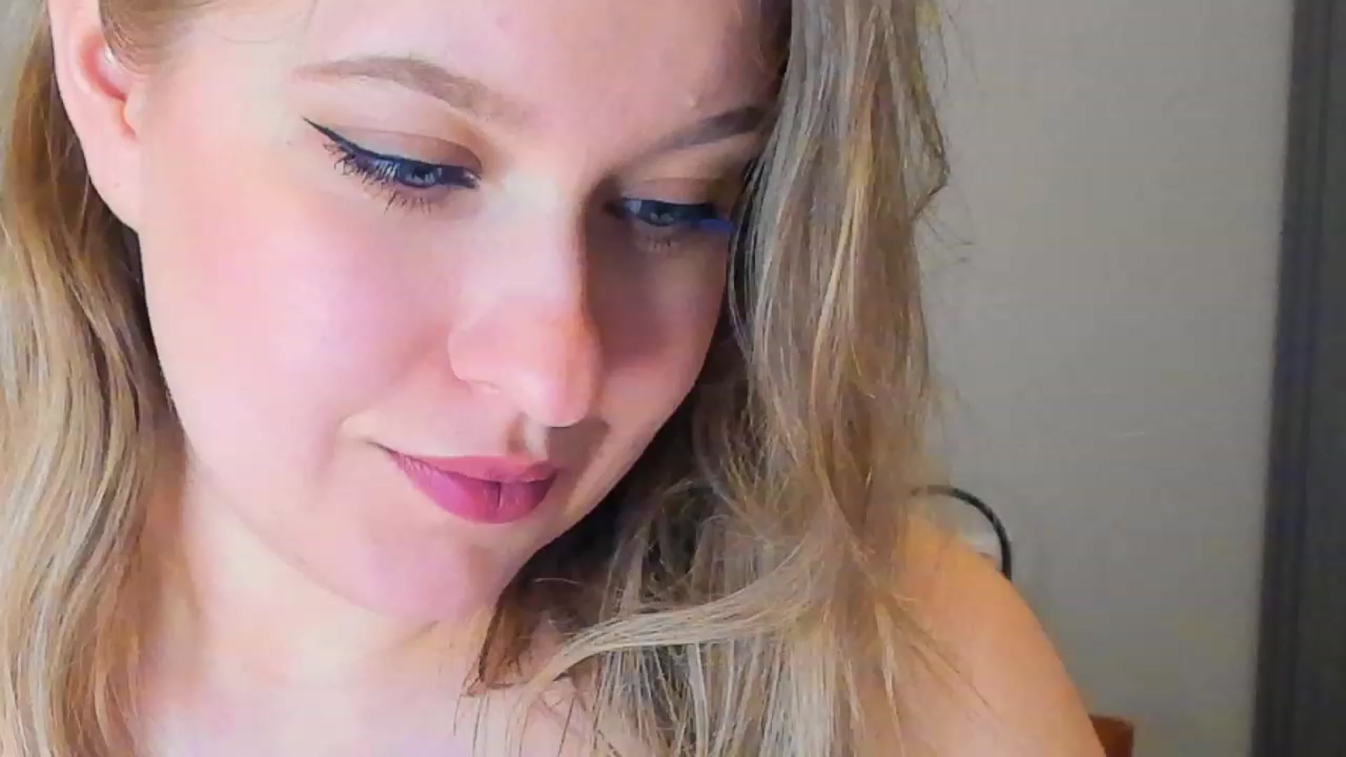 Gallery image thumbnail from SensualAdict's myfreecams stream on, 02/26/2023, 19:14 image 12 of 20