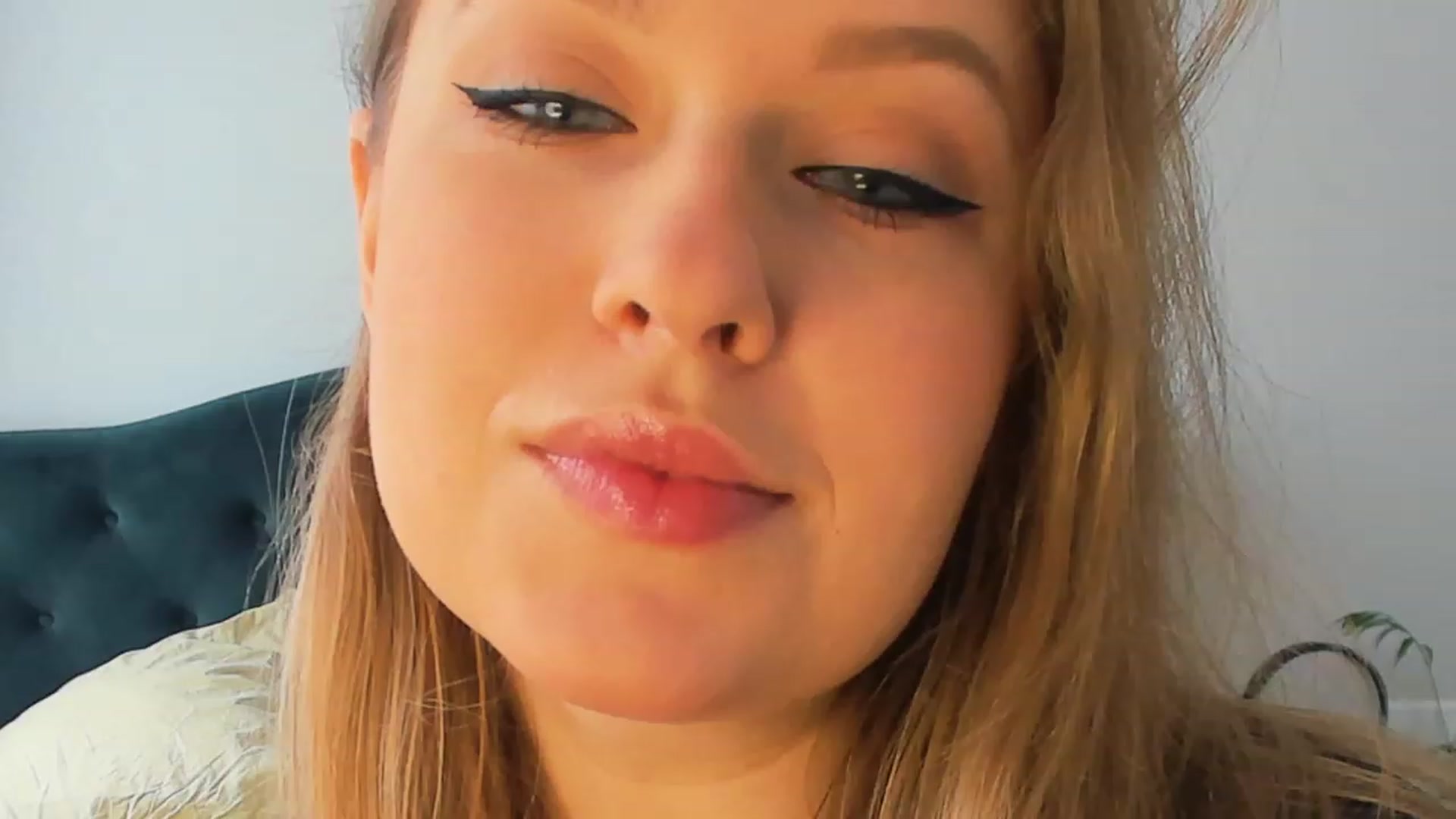 Gallery image thumbnail from SensualAdict's myfreecams stream on, 03/05/2023, 13:51 image 3 of 20