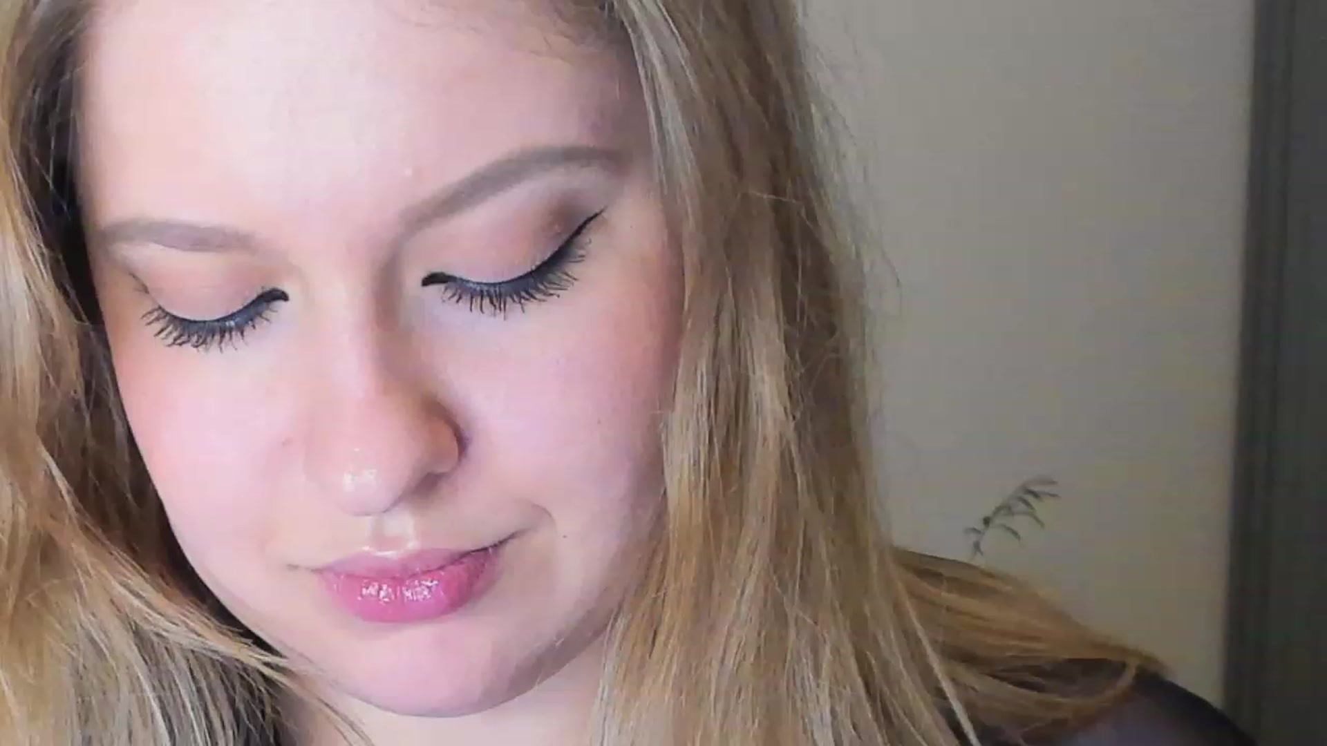 Gallery image thumbnail from SensualAdict's myfreecams stream on, 03/05/2023, 17:08 image 12 of 20