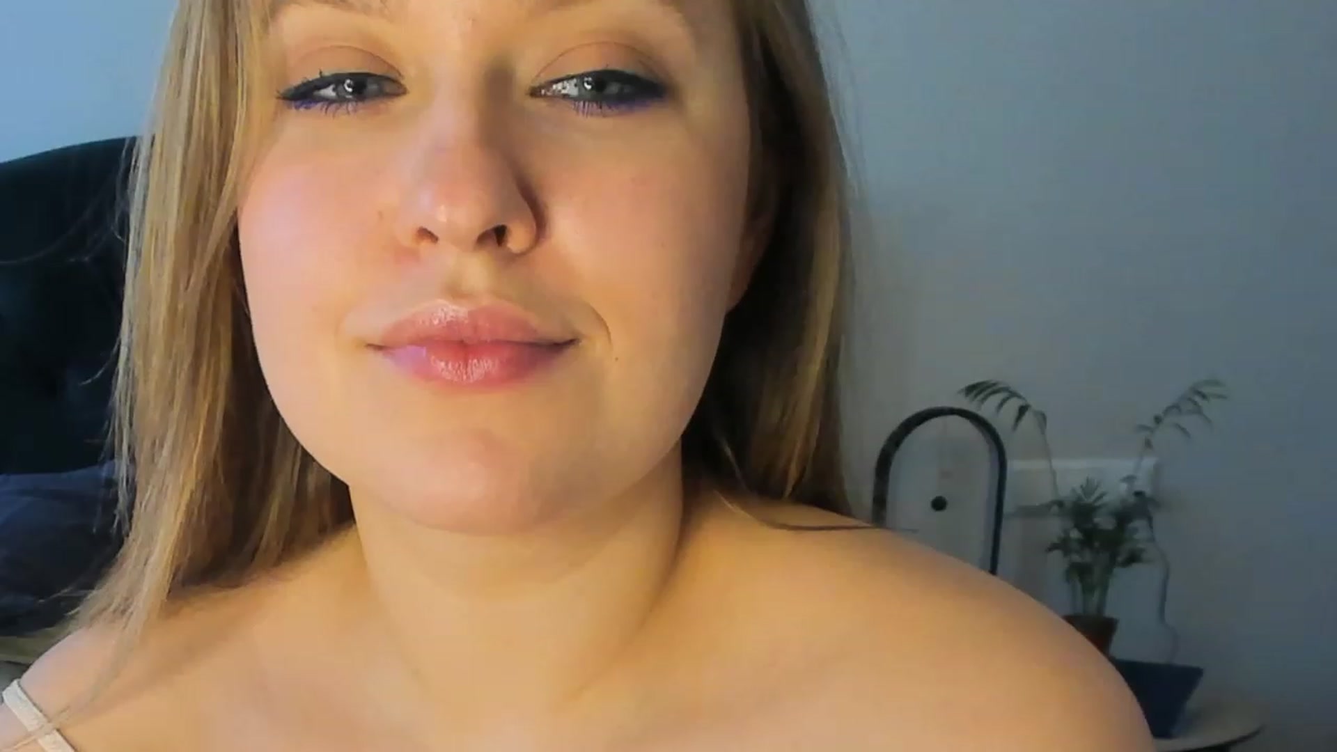Gallery image thumbnail from SensualAdict's myfreecams stream on, 03/06/2023, 14:42 image 8 of 20