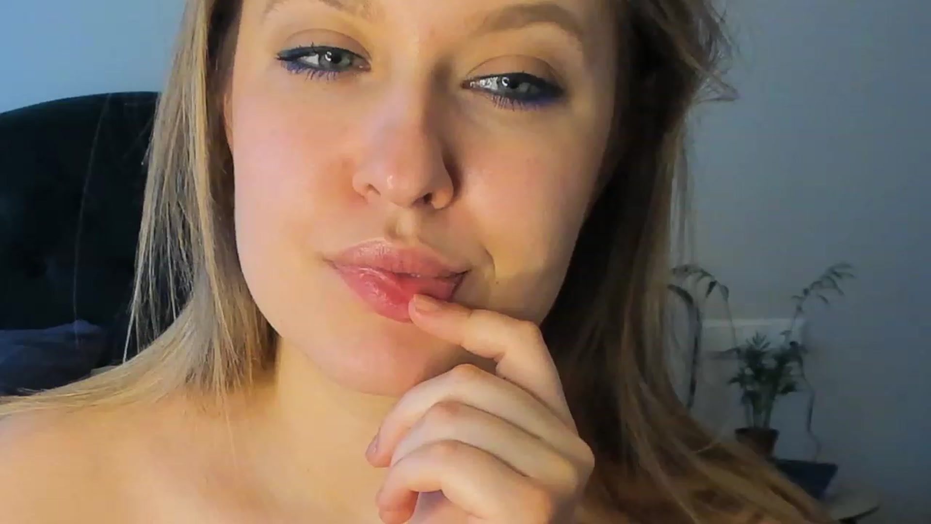Gallery image thumbnail from SensualAdict's myfreecams stream on, 03/06/2023, 14:42 image 14 of 20