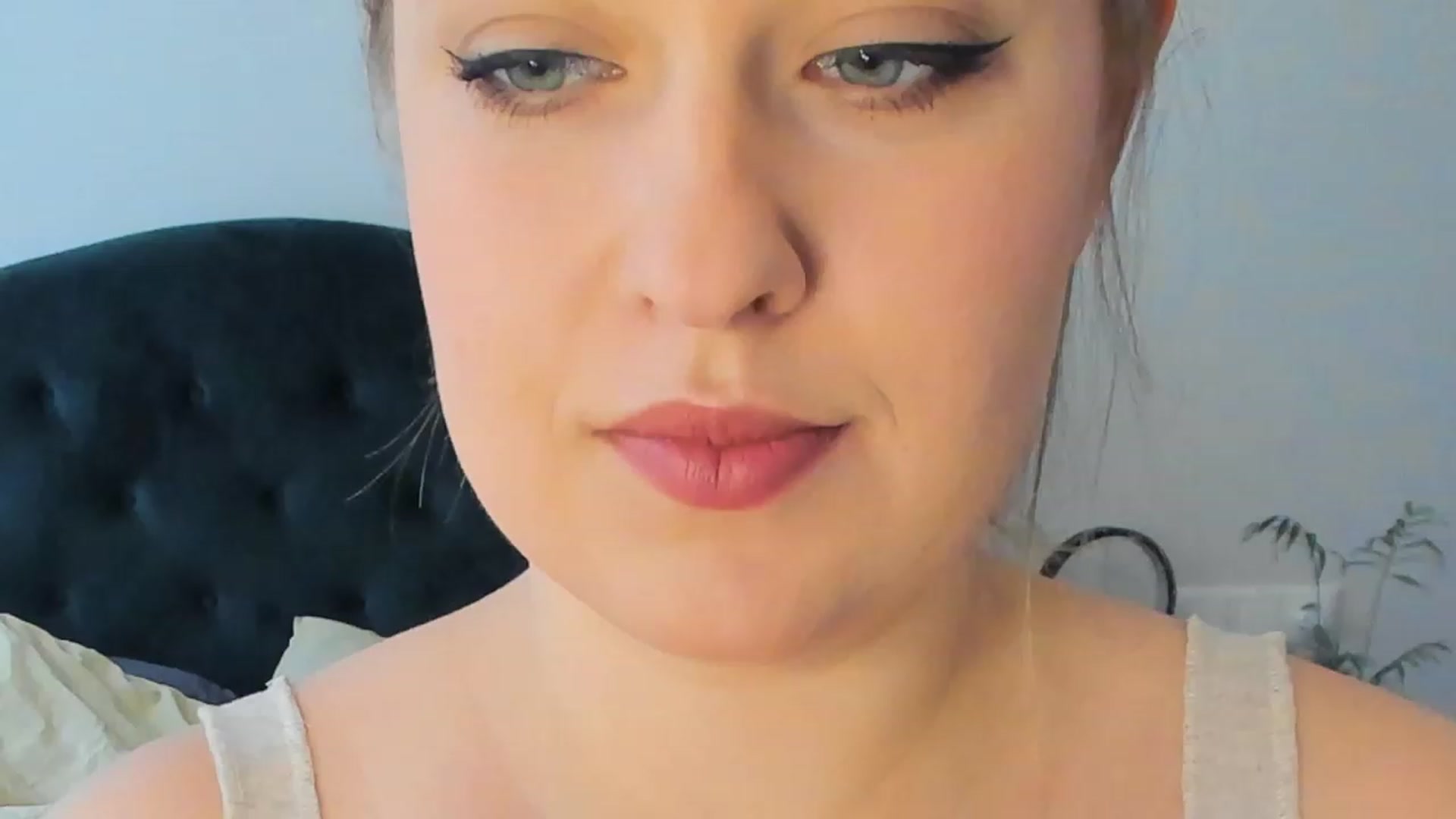 Gallery image thumbnail from SensualAdict's myfreecams stream on, 03/07/2023, 13:40 image 7 of 20