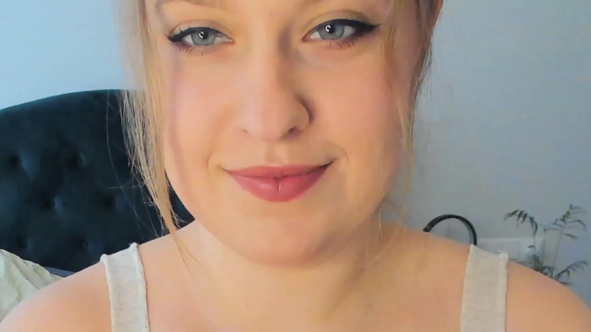 Gallery image thumbnail from SensualAdict's myfreecams stream on, 03/07/2023, 13:40 image 3 of 20