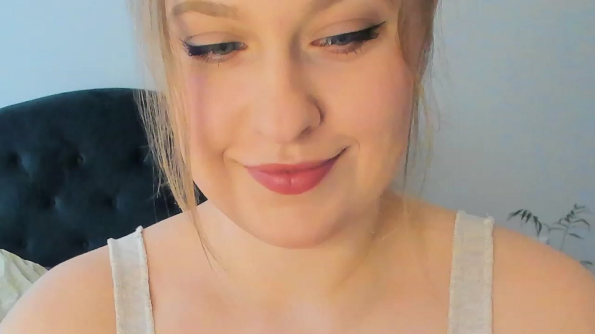 Gallery image thumbnail from SensualAdict's myfreecams stream on, 03/07/2023, 13:40 image 4 of 20