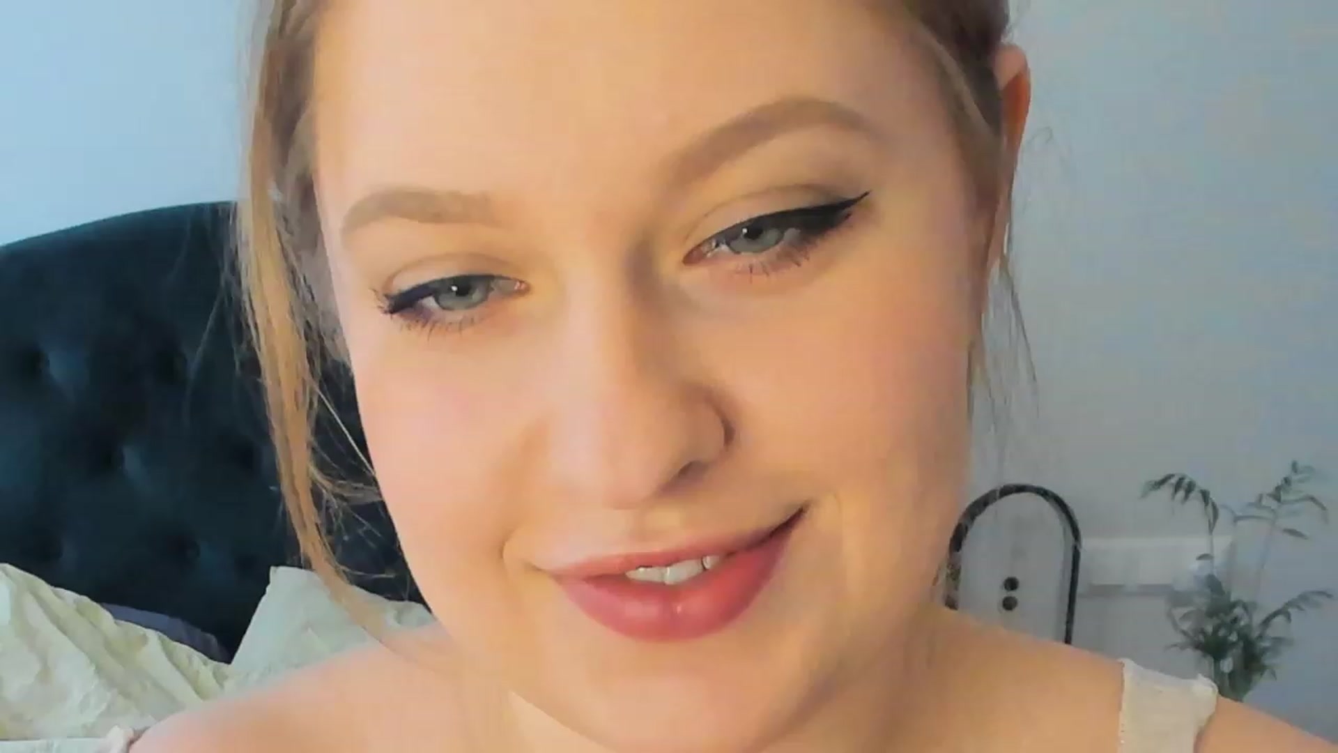 Gallery image thumbnail from SensualAdict's myfreecams stream on, 03/07/2023, 13:40 image 9 of 20