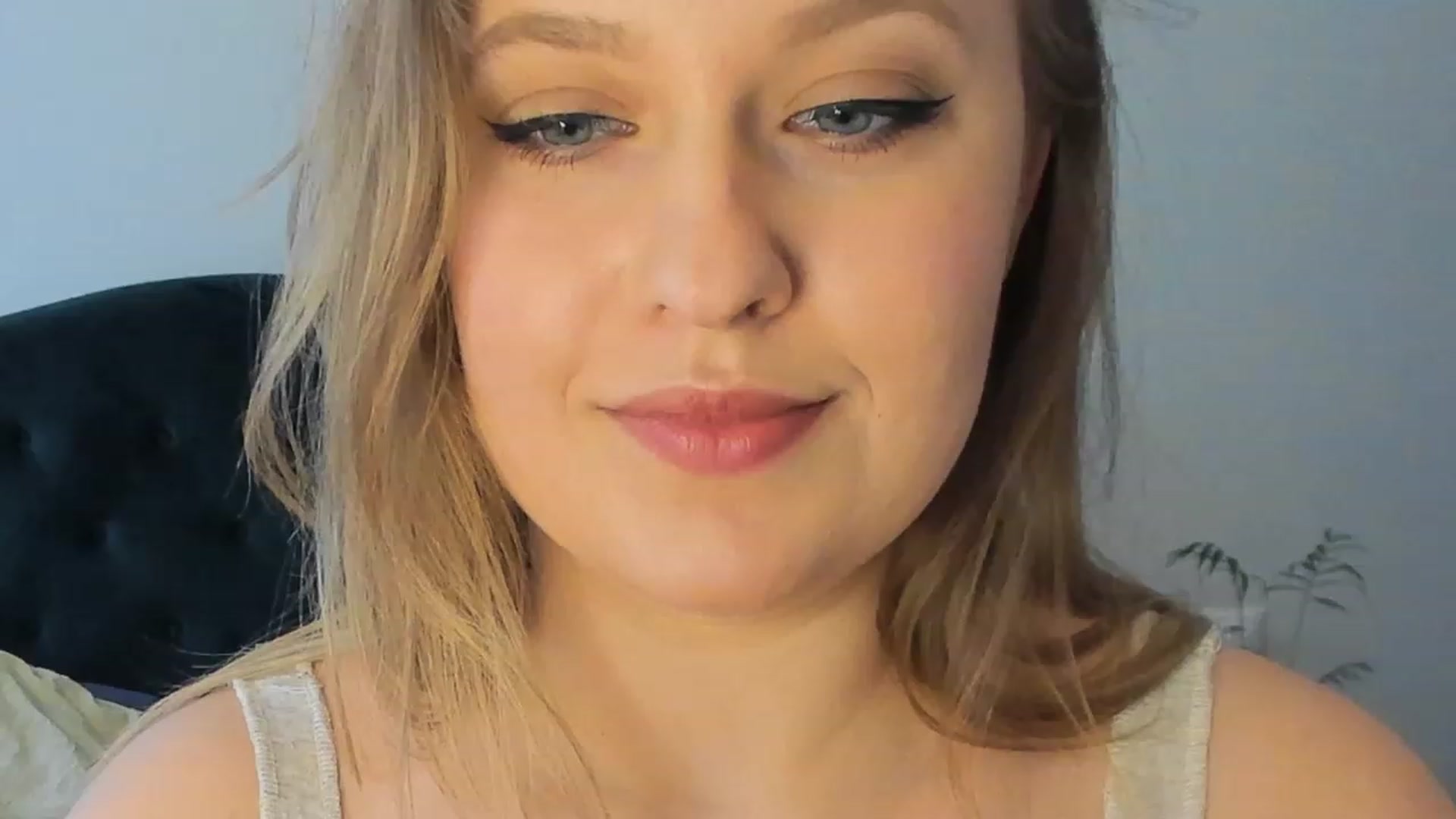 Gallery image thumbnail from SensualAdict's myfreecams stream on, 03/07/2023, 14:29 image 7 of 20