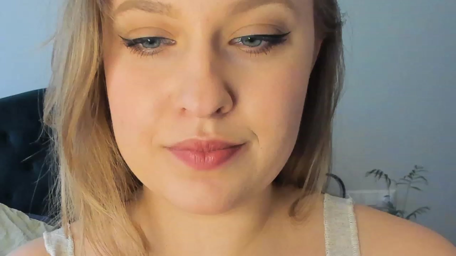 Gallery image thumbnail from SensualAdict's myfreecams stream on, 03/07/2023, 14:29 image 5 of 20