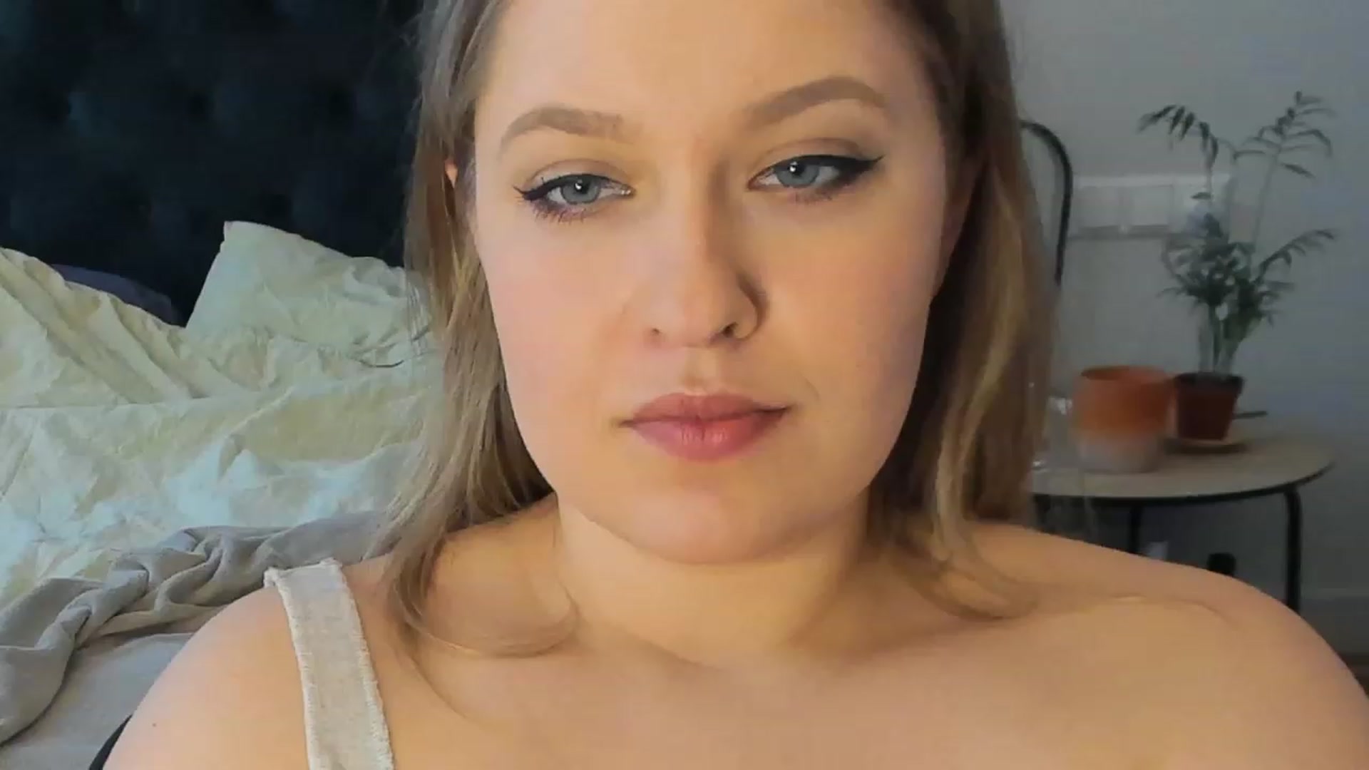 Gallery image thumbnail from SensualAdict's myfreecams stream on, 03/07/2023, 14:29 image 17 of 20
