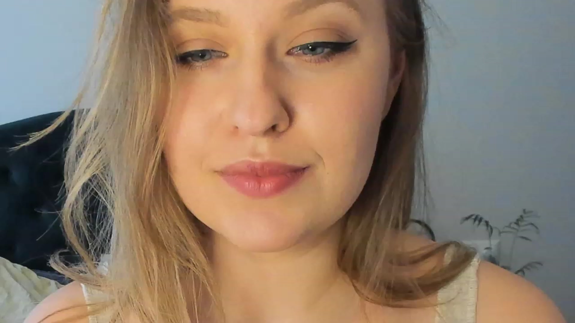 Gallery image thumbnail from SensualAdict's myfreecams stream on, 03/07/2023, 14:29 image 8 of 20