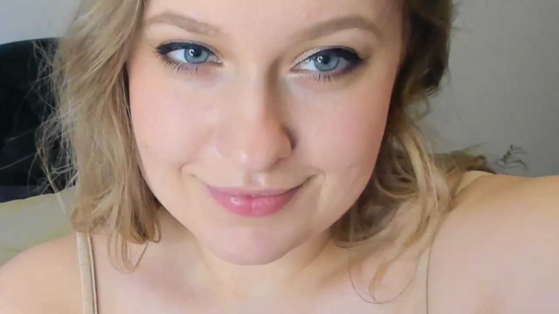 Gallery image thumbnail from SensualAdict's myfreecams stream on, 03/08/2023, 17:18 image 4 of 20
